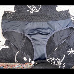 Thinx Super hiphugger period undies